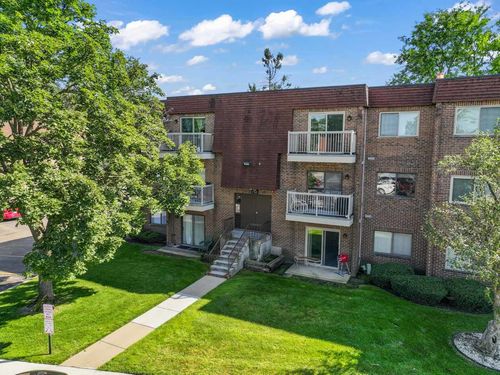 c1-715 Central Rd, Mount Prospect, IL, 60056-2370 | Card Image