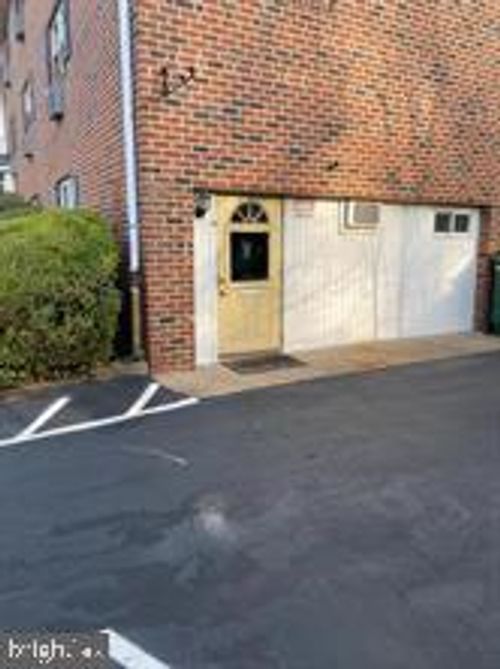 7727 Germantown Ave, Philadelphia, PA, 19118-3538 | Card Image