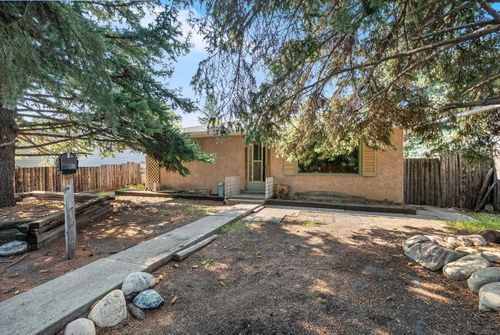 7927 36 Avenue Nw, Calgary, AB, T3B1V6 | Card Image