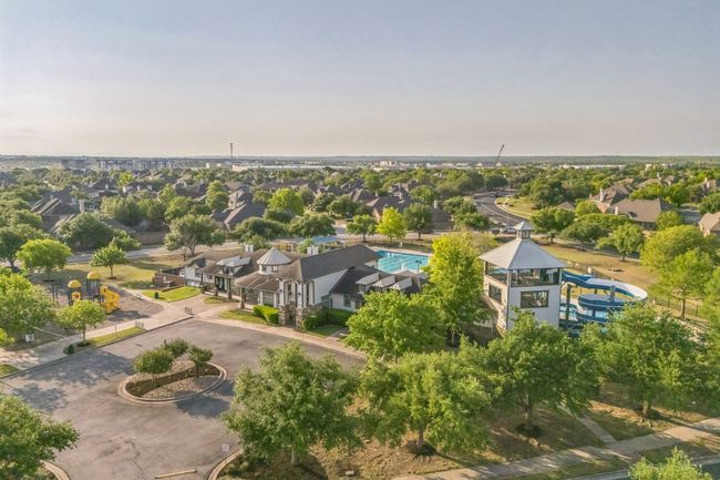 Bird's eye view with a residential view | Image 36