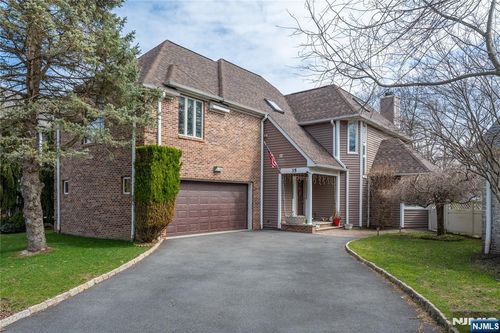 35 Turnberry Rd, Little Falls, NJ, 07424-1747 | Card Image