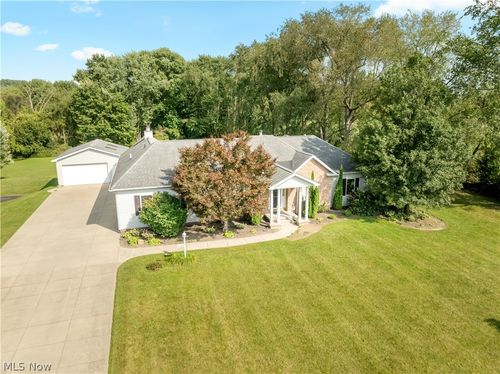 2568 Shadow Ln, Clinton, OH, 44216-8914 | Card Image