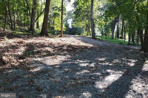 240 Northview Dr, LANCASTER, PA, 17601-3224 | Card Image