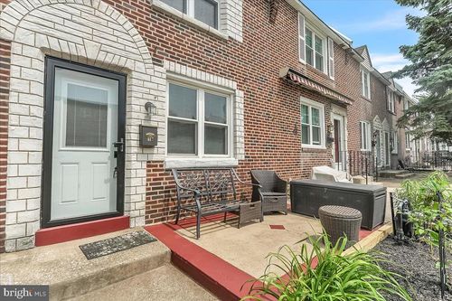 417 Seven Oaks Dr, Clifton Hts, PA, 19018-1217 | Card Image