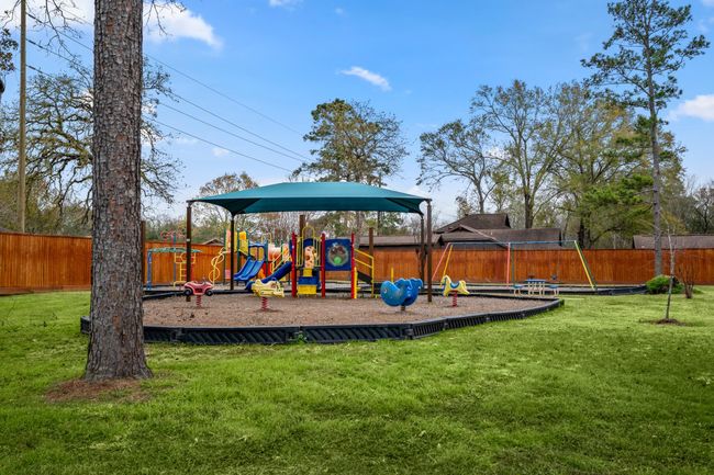 Community playground walking distance from home | Image 23