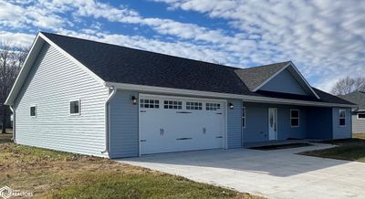 128 Sunset Avenue, Home with 3 bedrooms, 2 bathrooms and 2 parking in Essex IA | Image 3