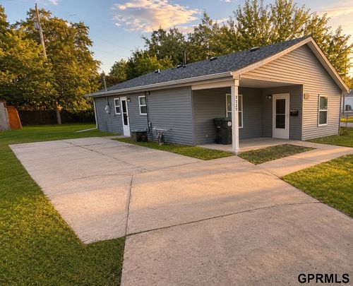 3725 Erkskine Street, Omaha, NE, 68111 | Card Image