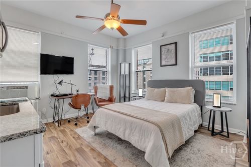 48-24 E Liberty St, savannah, GA, 31401-3960 | Card Image