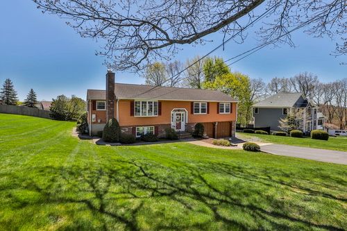 84 Converse St, Stoneham, MA, 02180-4606 | Card Image