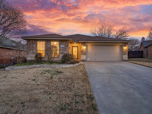 211 Carriage Dr, Willow Park, TX, 76087-3124 | Card Image
