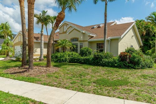 1070 Sweet Briar Pl, Wellington, FL, 33414-7941 | Card Image