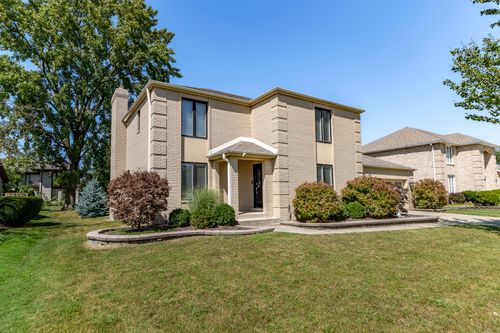 9832 Twin Creek Blvd, Munster, IN, 46321-4123 | Card Image