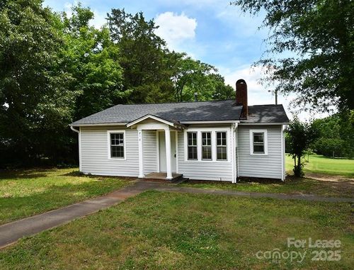 818 Radio Rd, Statesville, NC, 28677-3345 | Card Image