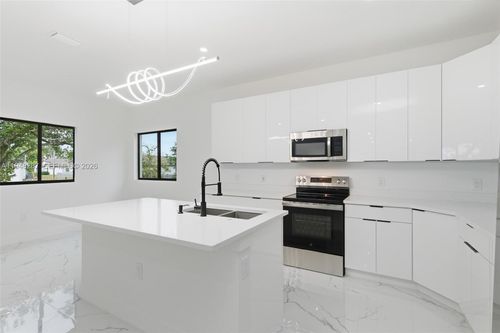 161 Blackstone Dr, FORT MYERS, FL, 33913-7195 | Card Image