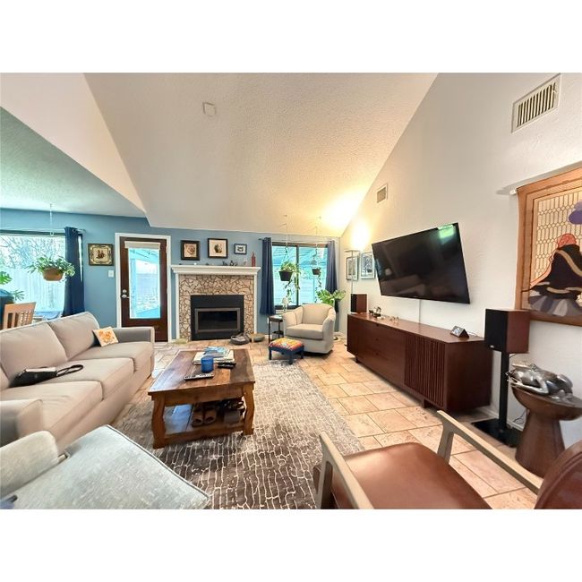 8112 Cache Dr, House other with 3 bedrooms, 2 bathrooms and 6 parking in Austin TX | Image 16