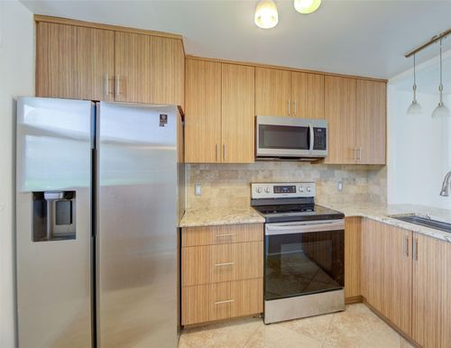 1h-113 Royal Park, Oakland Park, FL, 33309 | Card Image