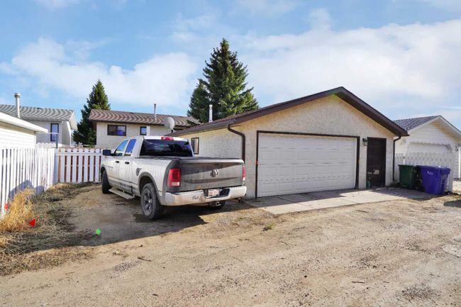 26 Dunlop Street, Home with 5 bedrooms, 2 bathrooms and 3 parking in Red Deer AB | Image 26