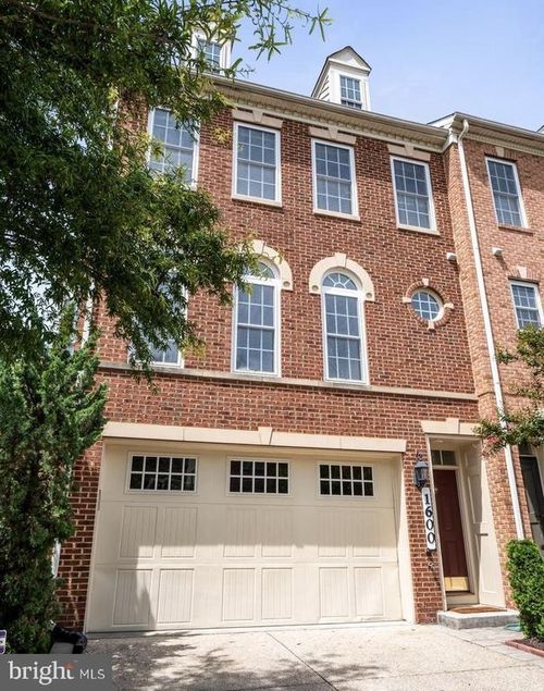 1600 Regent Manor Ct, SILVER SPRING, MD, 20904-2270 | Card Image