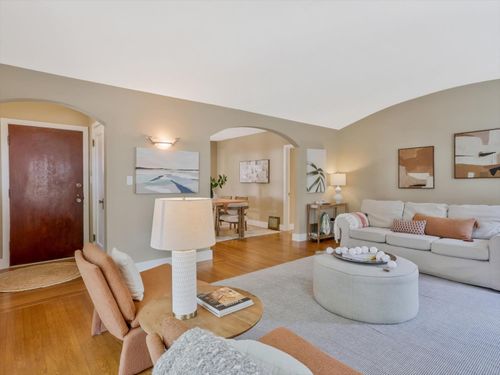 941 47th St, Sacramento, CA, 95819-3434 | Card Image