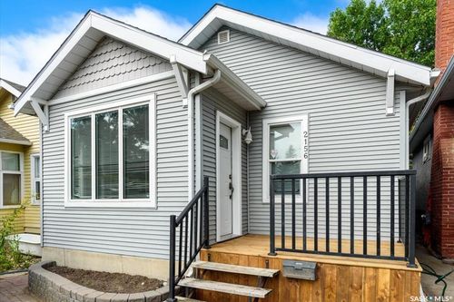 st-2156 Queen St, Regina, SK, S4T4C3 | Card Image