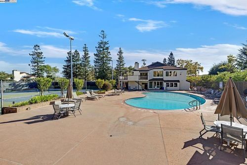 apt-217-21117 Gary Dr, Hayward, CA, 94546-6146 | Card Image