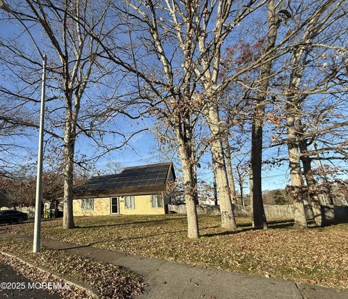 1557 Alamitos Dr, Lakewood, NJ, 08701-3848 | Card Image