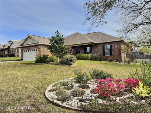 1000 Pelican Cv, Ocean Springs, MS, 39564-8084 | Card Image