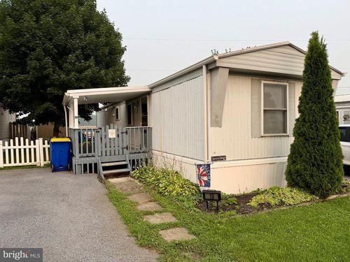 19 Sunflower Dr, Ephrata, PA, 17522-9136 | Card Image