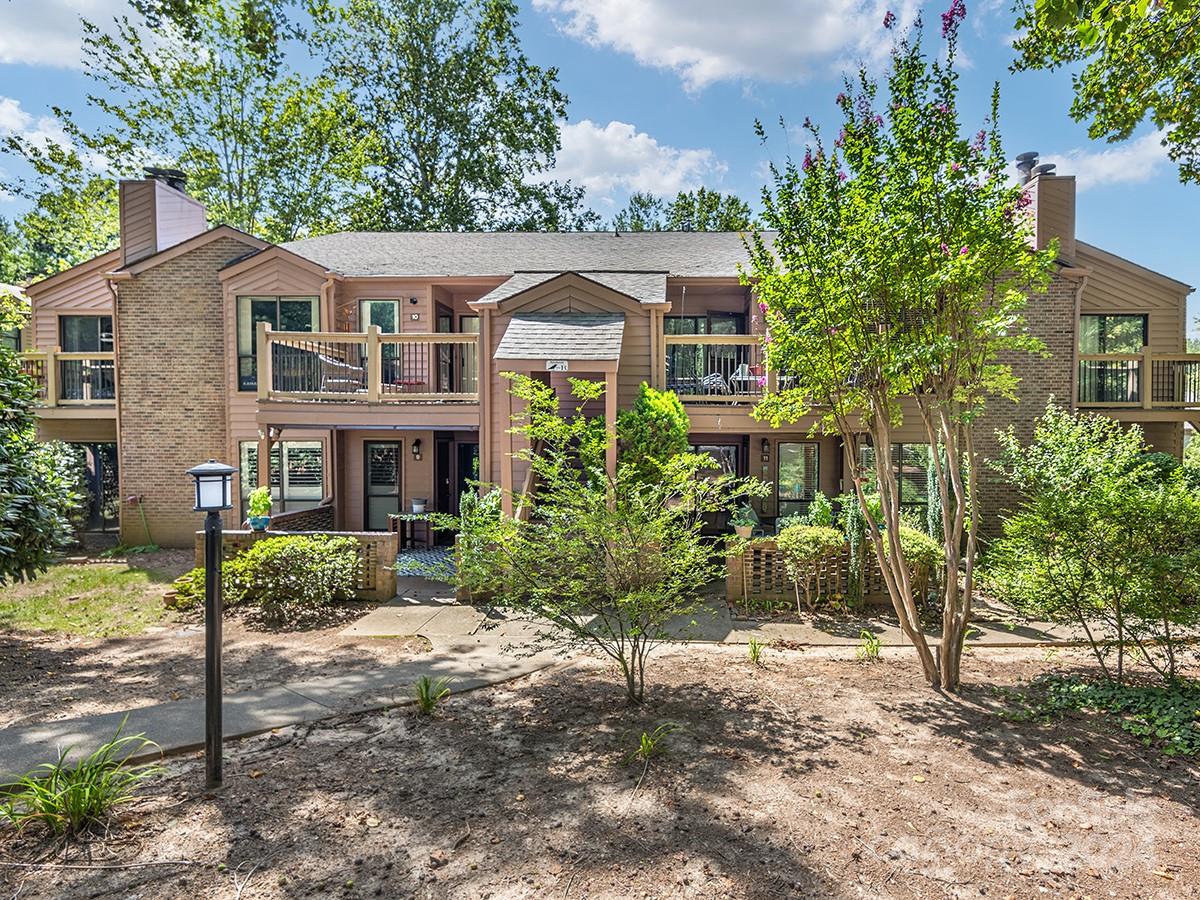 Ravencroft Ln, Asheville, NC 28803