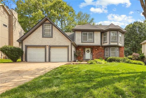8408 Acuff Ln, Lenexa, KS, 66215-5308 | Card Image