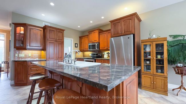 81187 Pfrimmer Rd, House other with 3 bedrooms, 3 bathrooms and 4 parking in Goderich ON | Image 16
