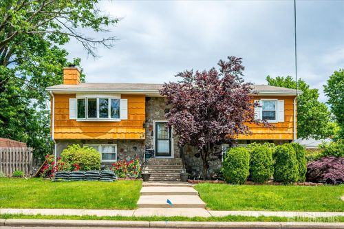 4 Wick Dr, Fords, NJ, 08863-1407 | Card Image