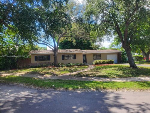 9400 Sw 180th St, Palmetto Bay, FL, 33157-5622 | Card Image