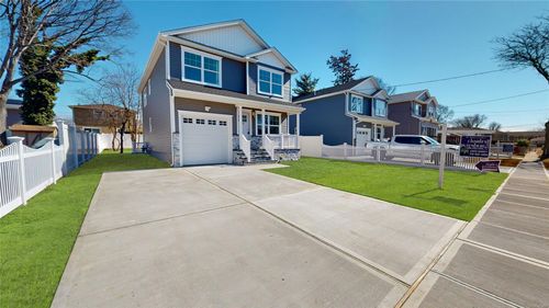 24 Bainbridge St, Roosevelt, NY, 11575-2403 | Card Image