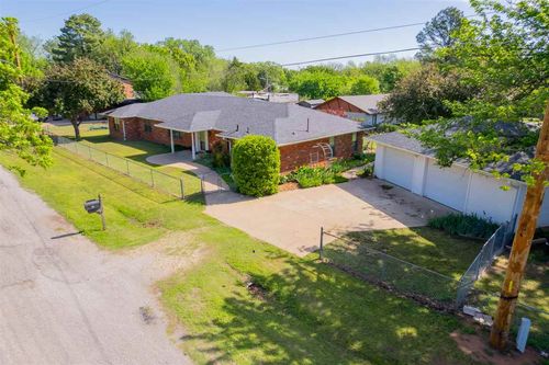 325 S Terrill Dr, Stillwater, OK, 74075-8640 | Card Image