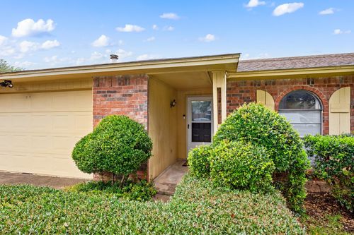 3221 Bunker Hill Dr, Forest Hill, TX, 76140-1901 | Card Image