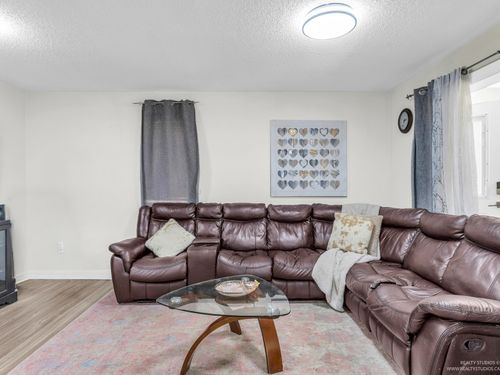 13504 79a Ave, Surrey, BC, V3W2Z2 | Card Image
