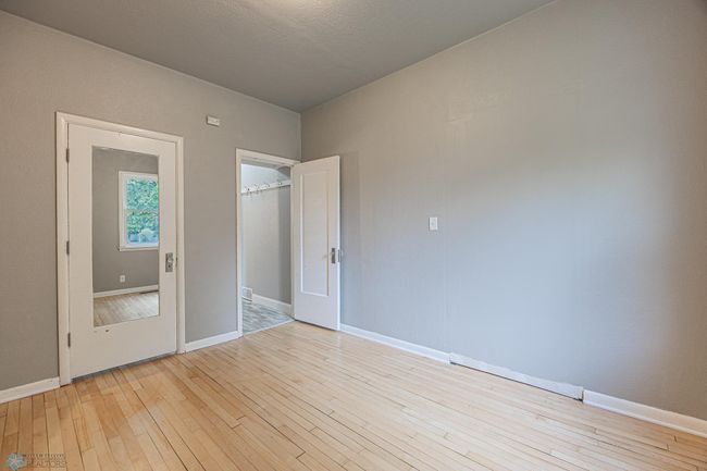 Main level bedroom 1 | Image 19