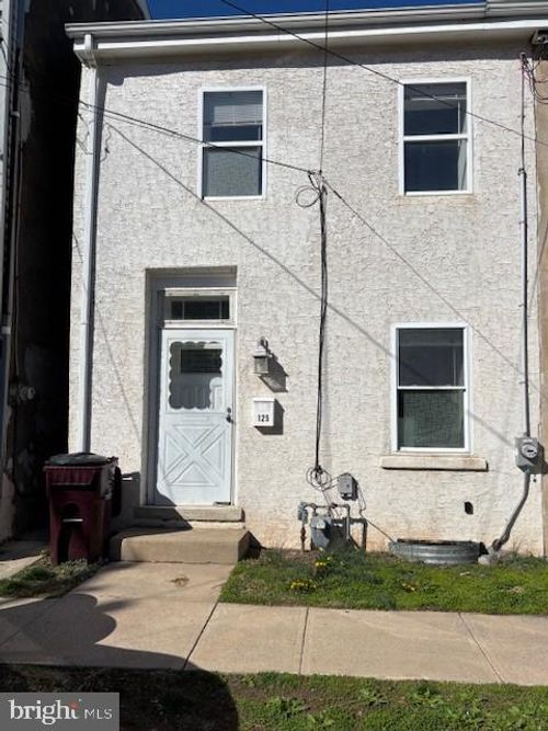 125 2nd St, BRIDGEPORT, PA, 19405-1003 | Card Image