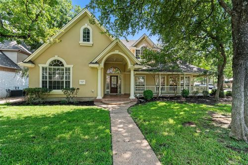 129 Brentwood Dr, Georgetown, TX, 78628-1016 | Card Image