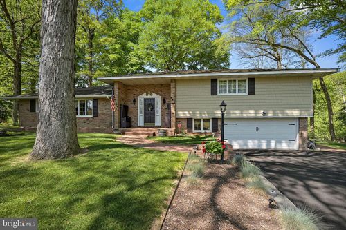 647 Mccauley Pond Rd, HARRINGTON, DE, 19952-2835 | Card Image