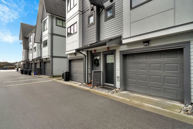 23 - 19451 Sutton Avenue, Townhouse with 3 bedrooms, 2 bathrooms and 2 parking in Pitt Meadows BC | Image 1