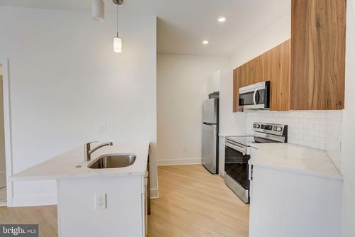204-4200 Lancaster Ave, PHILADELPHIA, PA, 19104-1409 | Card Image