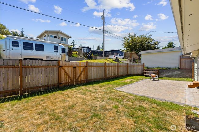Fully fenced backyard | Image 28