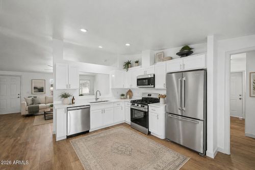7130 N 68th Dr, Glendale, AZ, 85303-2626 | Card Image