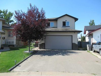 9338 128 Ave, House detached with 3 bedrooms, 2 bathrooms and 4 parking in Grande Prairie AB | Image 1