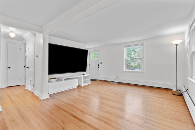 4 Buttonball Trl, House other with 3 bedrooms, 2 bathrooms and null parking in Norwalk CT | Image 5