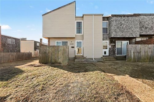 11253 Calico Dr, Kansas City, MO, 64137-2206 | Card Image