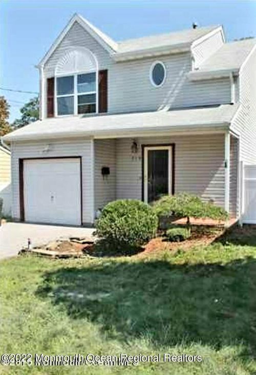 319 Church St, Belford, NJ, 07718-1576 | Card Image