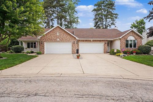 8 Thornapple Ct, Saginaw, MI, 48603-4802 | Card Image